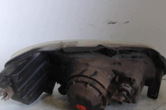 Optique avant principal gauche (feux)(phare) PEUGEOT 106