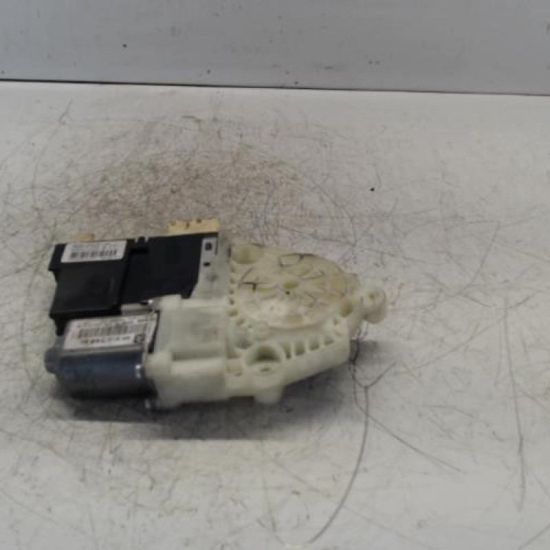Moteur leve vitre avant droit CITROEN C4 1