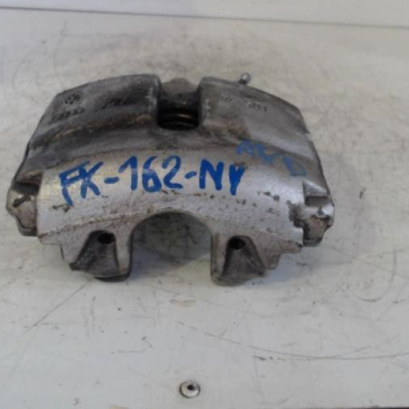 Etrier avant droit (freinage) VOLKSWAGEN SCIROCCO 3