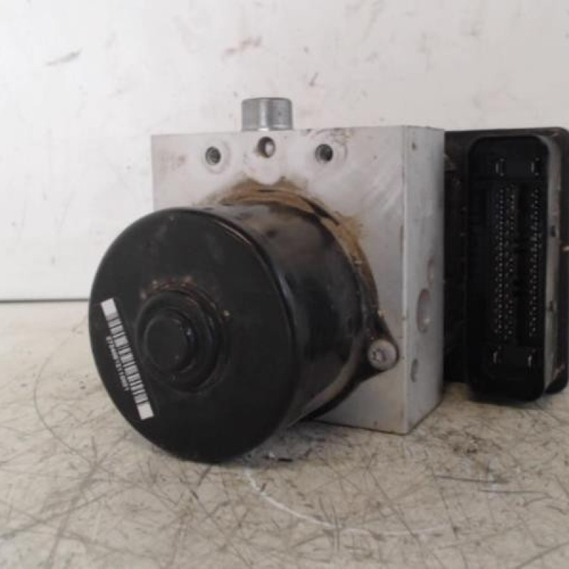 Bloc ABS (freins anti-blocage) NISSAN NAVARA 1 Bloc ABS (freins anti-blocage) NISSAN NAVARA 1