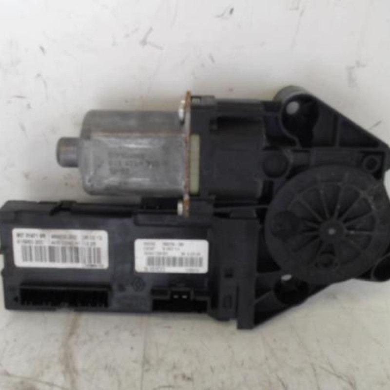 Moteur leve vitre avant gauche RENAULT SCENIC 3