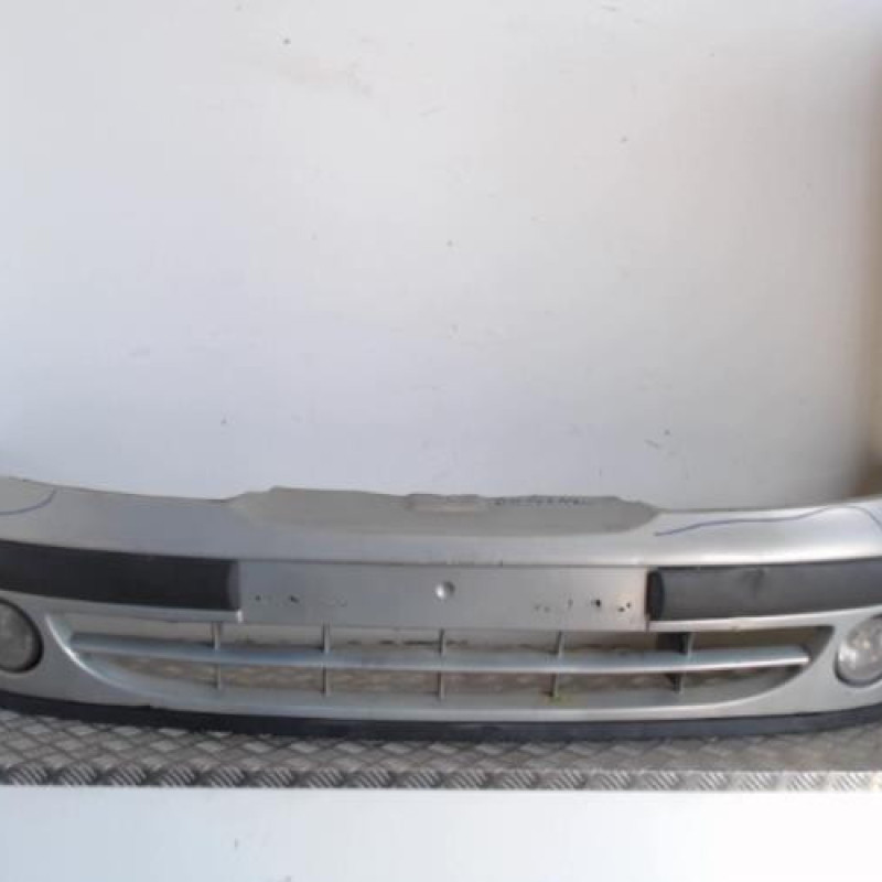 Pare choc avant RENAULT MEGANE 1