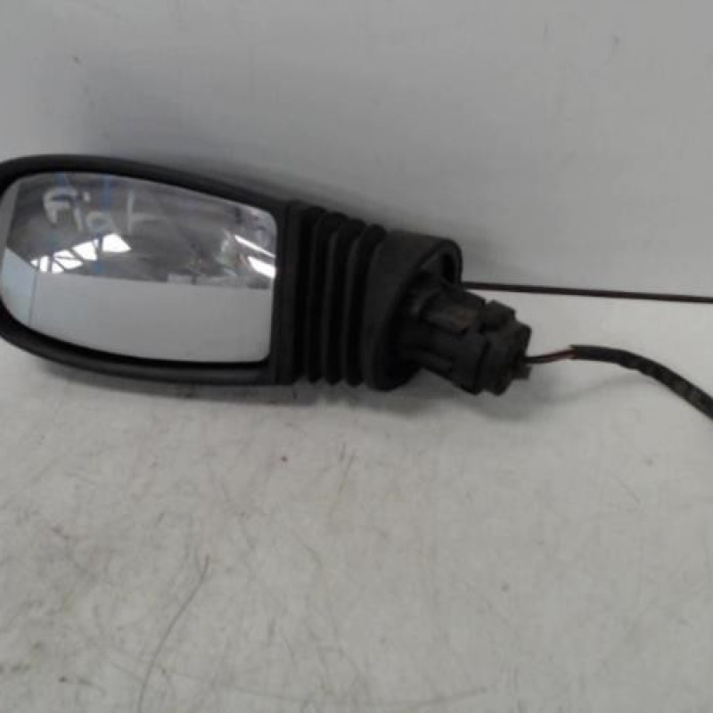 Retroviseur gauche FIAT PUNTO 2
