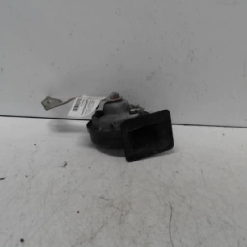 Avertisseur/Klaxon MAZDA 3 1 Avertisseur/Klaxon MAZDA 3 1