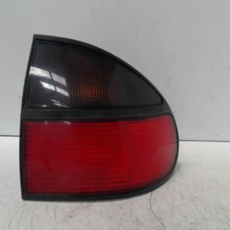 Feu arriere principal droit (feux) RENAULT LAGUNA 1