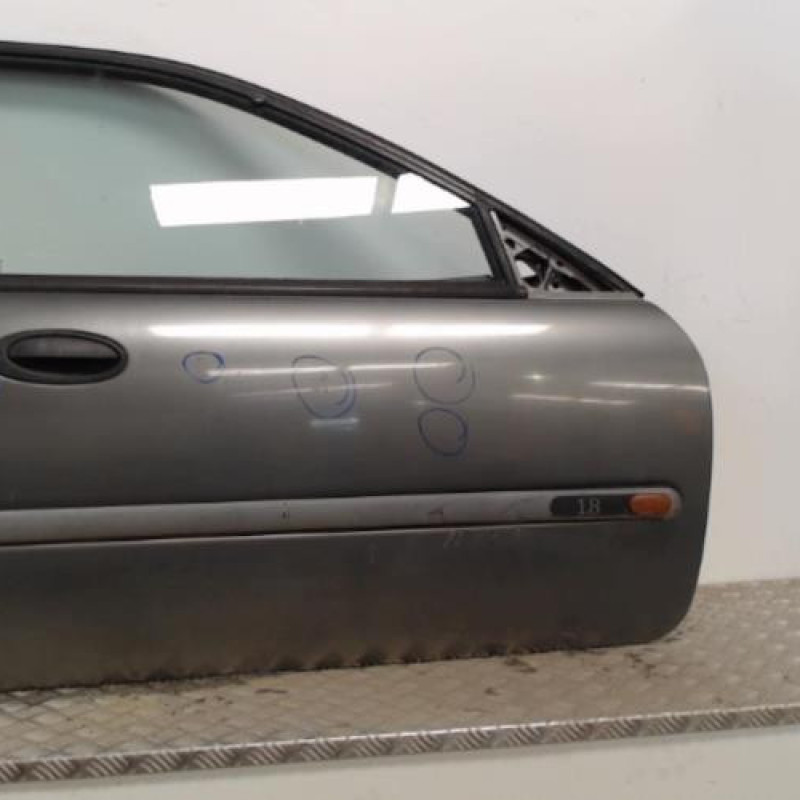 Porte avant droit RENAULT LAGUNA 1