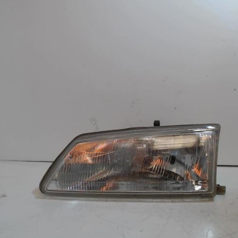 Optique avant principal gauche (feux)(phare) PEUGEOT 106