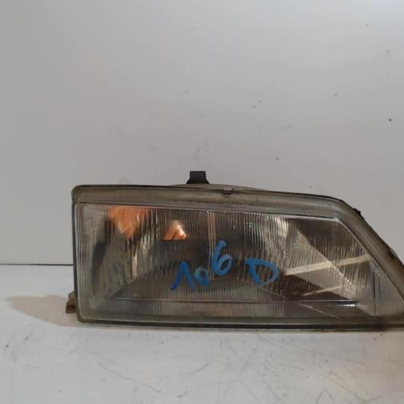 Optique avant principal droit (feux)(phare) PEUGEOT 106