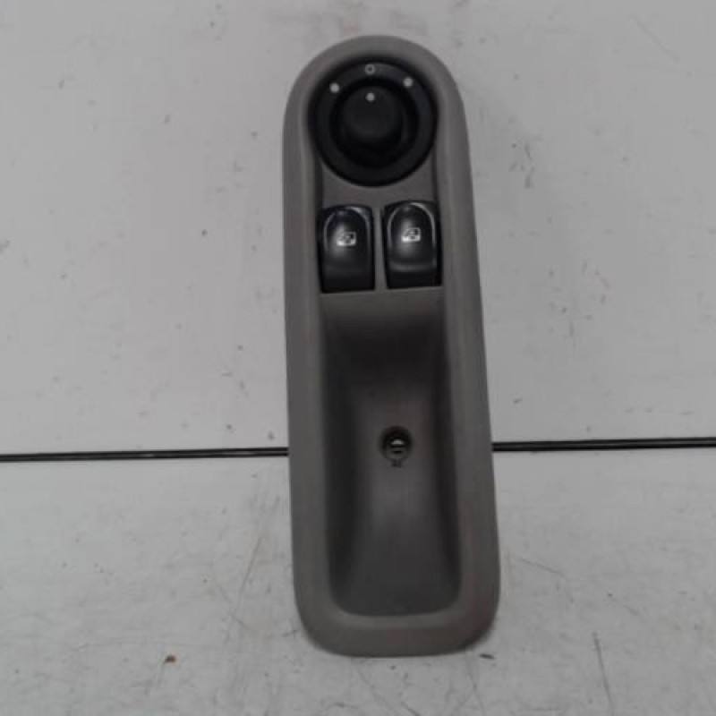 Interrupteur de leve vitre avant gauche RENAULT TWINGO 2