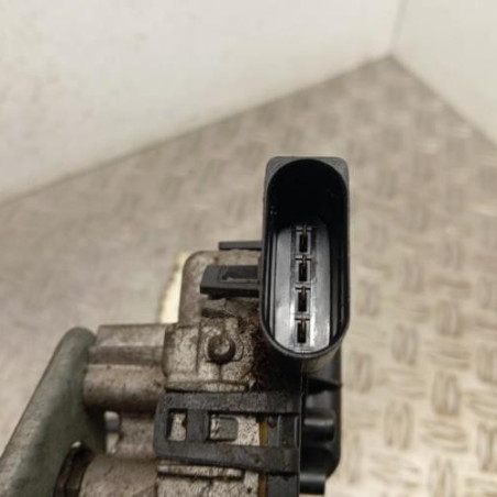 Moteur essuie glace avant VOLKSWAGEN POLO 4