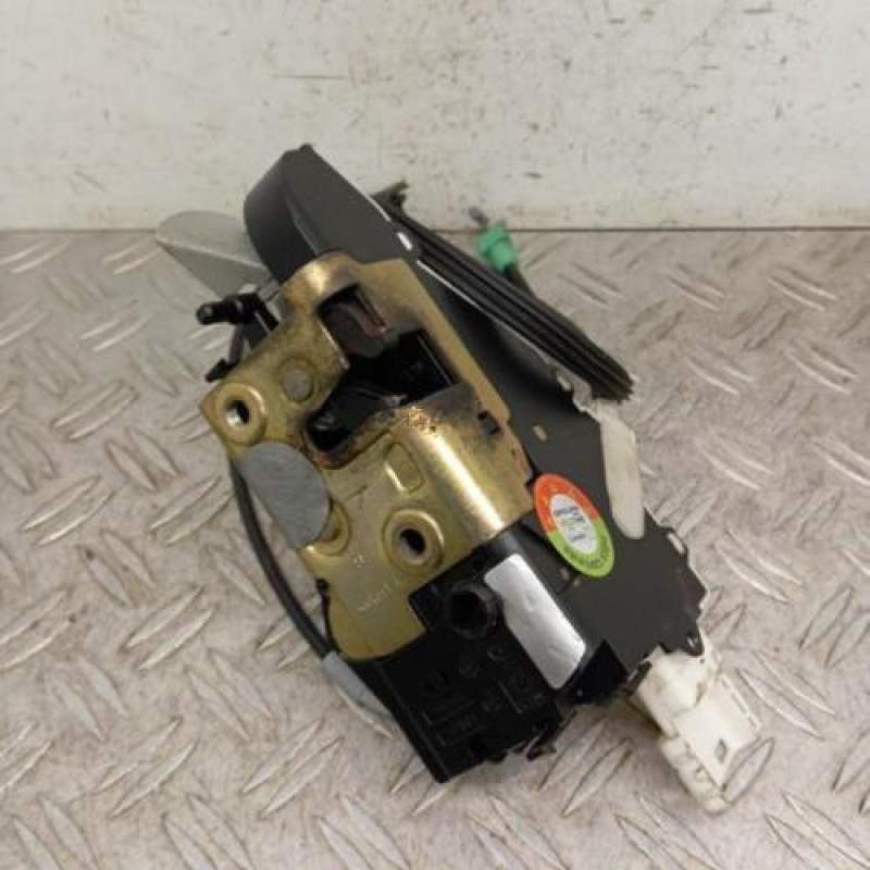 Serrure avant gauche CITROEN C4 1 Serrure avant gauche CITROEN C4 1
