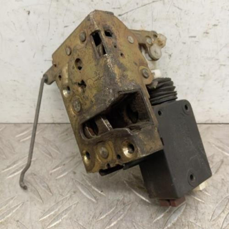 Serrure avant gauche PEUGEOT 405