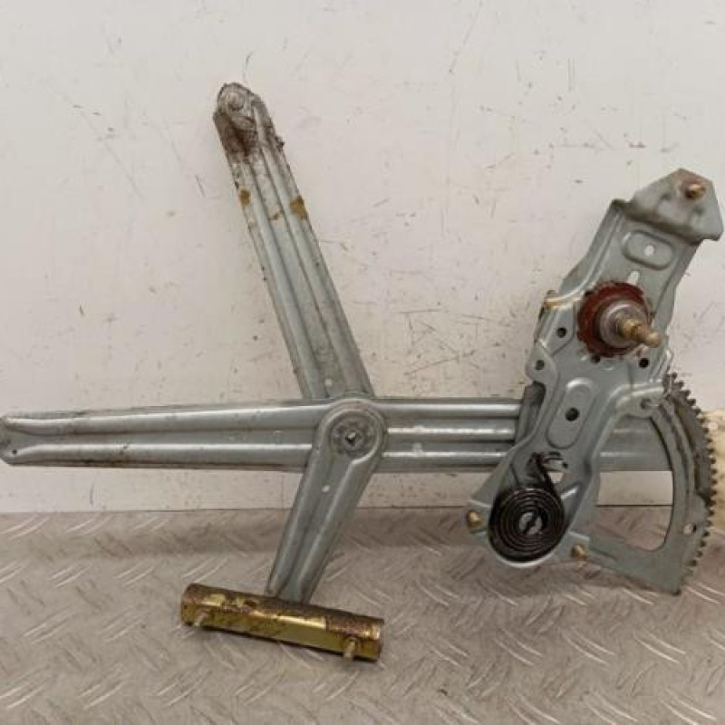 Leve vitre mecanique avant droit PEUGEOT 309