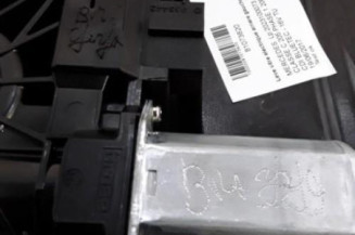 Leve vitre electrique arriere gauche MERCEDES CLASSE C 205 Photo n°4