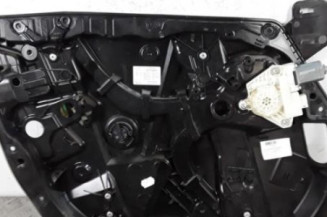 Leve vitre electrique avant gauche MERCEDES CLASSE C 205 Photo n°1