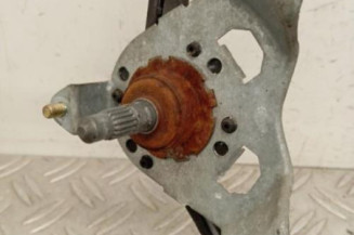 Leve vitre mecanique avant droit PEUGEOT 405