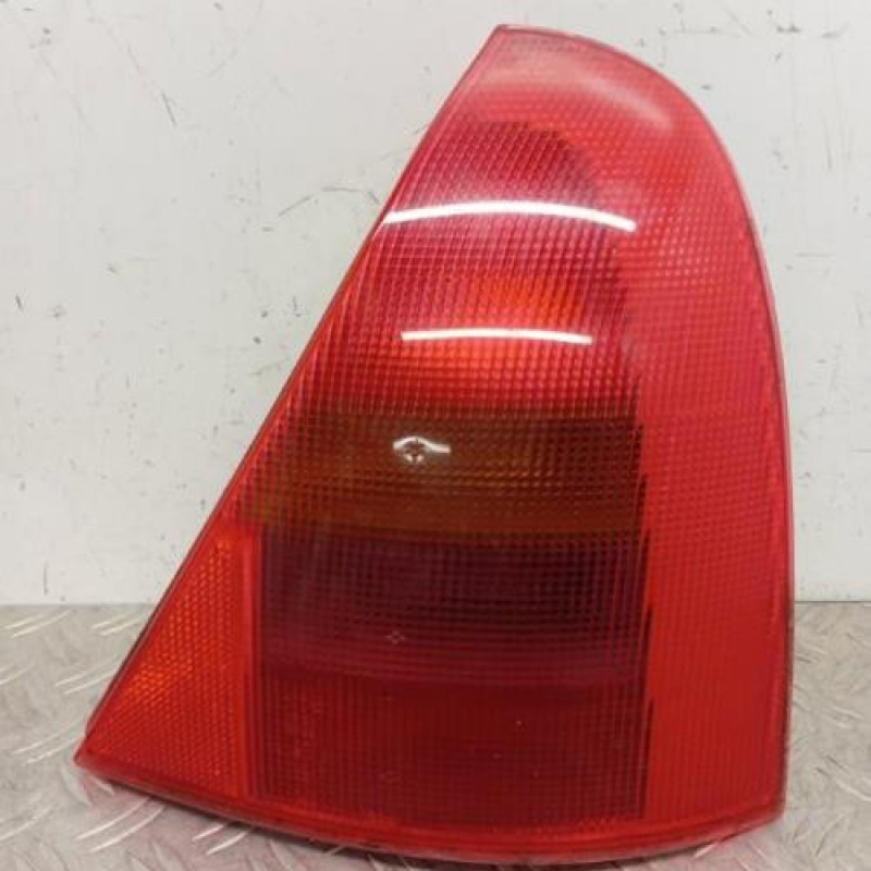 Feu arriere principal droit (feux) RENAULT CLIO 2 Feu arriere principal droit (feux) RENAULT CLIO 2