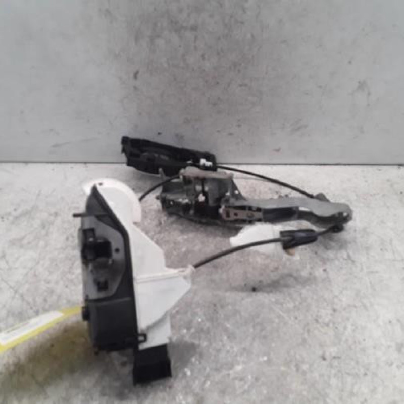 Serrure avant gauche PEUGEOT 308 1