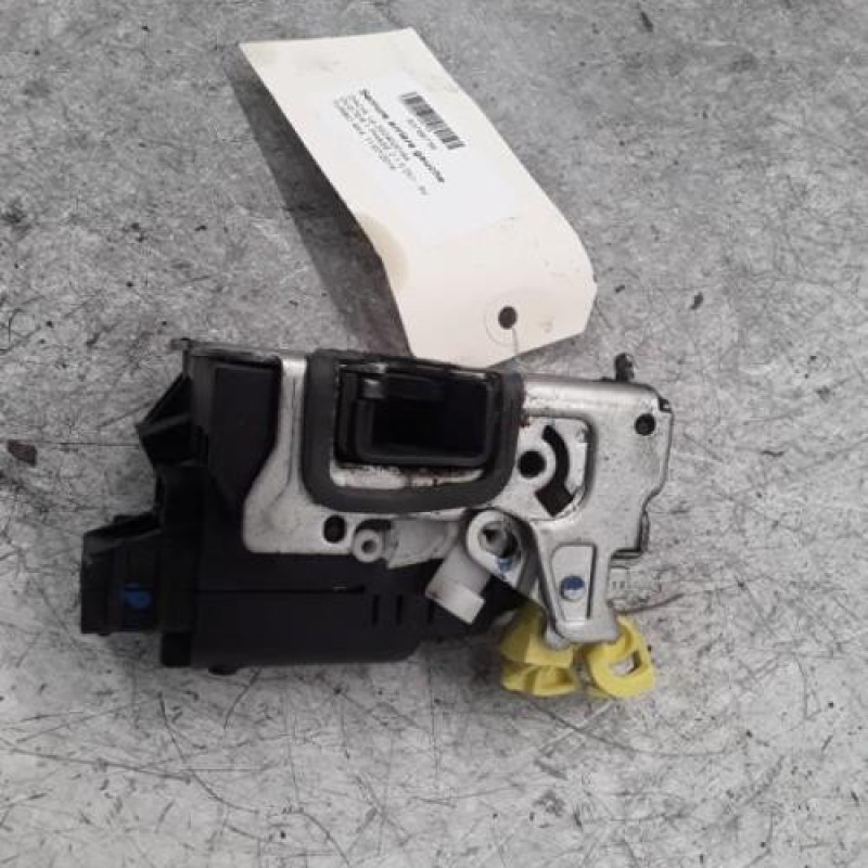 Serrure arriere gauche DACIA DUSTER 1 Serrure arriere gauche DACIA DUSTER 1