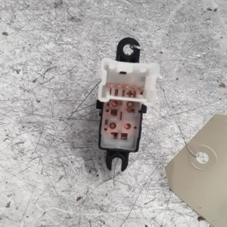 Interrupteur de leve vitre arriere droit NISSAN MICRA 5