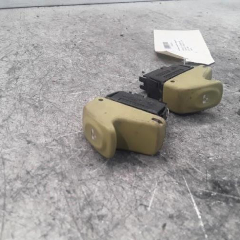 Interrupteur de leve vitre avant gauche RENAULT TWINGO 1