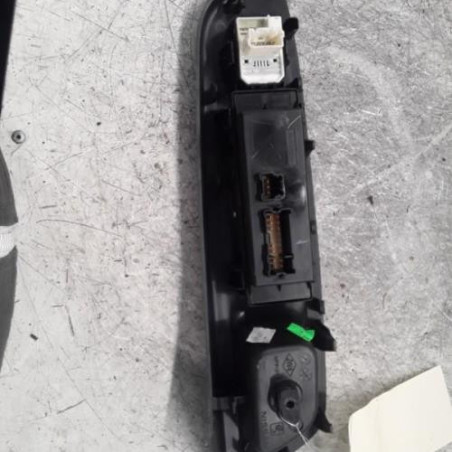 Interrupteur de leve vitre avant gauche NISSAN MICRA 5