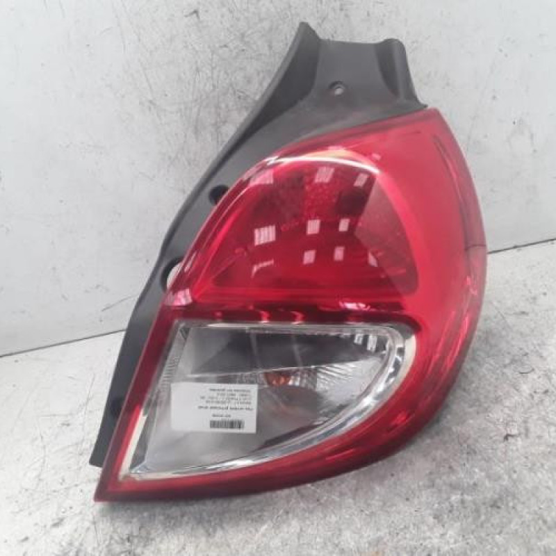 Feu arriere principal droit (feux) RENAULT CLIO 3 Feu arriere principal droit (feux) RENAULT CLIO 3