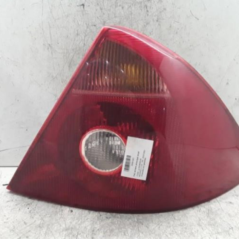 Feu arriere principal droit (feux) FORD MONDEO 2 Feu arriere principal droit (feux) FORD MONDEO 2