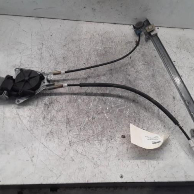 Leve vitre electrique avant droit PEUGEOT 106