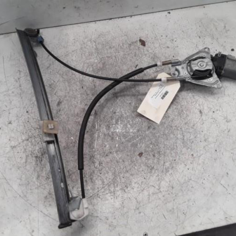Leve vitre electrique avant gauche PEUGEOT 106
