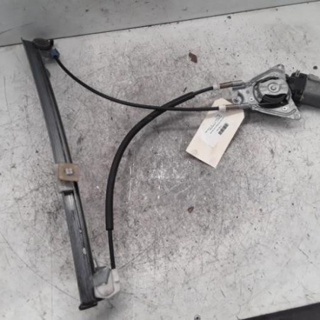 Leve vitre electrique avant gauche PEUGEOT 106 Photo n°1