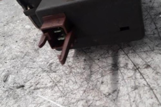 Serrure avant droit PEUGEOT 106