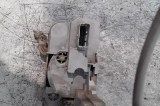 Serrure avant droit PEUGEOT 307