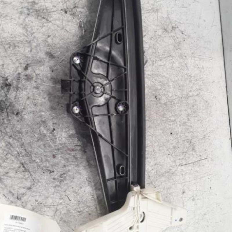 Leve vitre electrique arriere droit PEUGEOT 3008 2