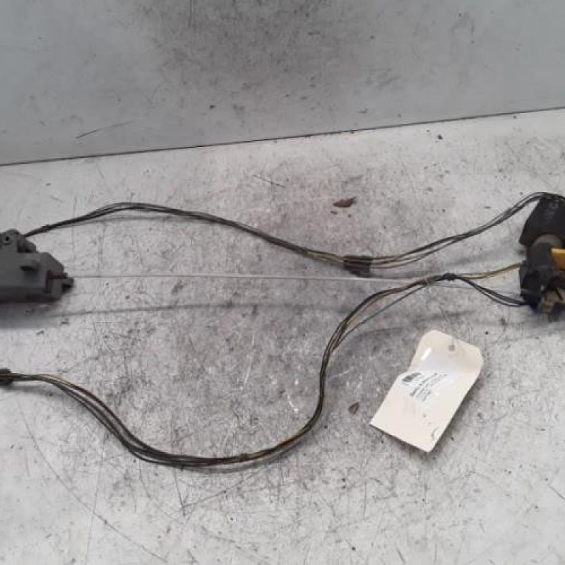 Serrure avant droit VOLKSWAGEN LT 2