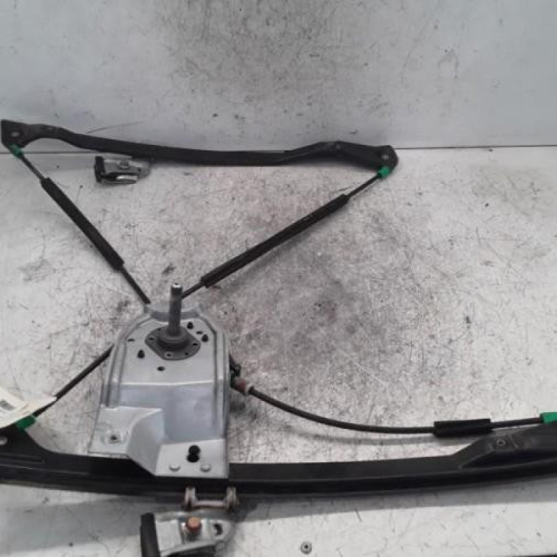 Leve vitre mecanique avant droit VOLKSWAGEN POLO 3