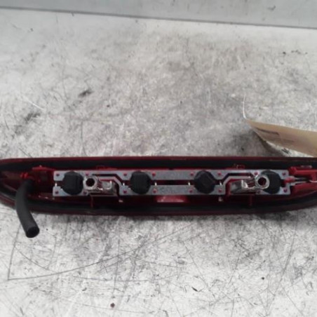 Feu arriere stop central PEUGEOT 208 1