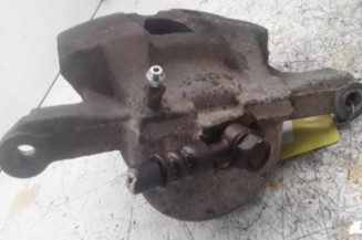 Etrier avant gauche (freinage) TOYOTA AVENSIS VERSO Photo n°3