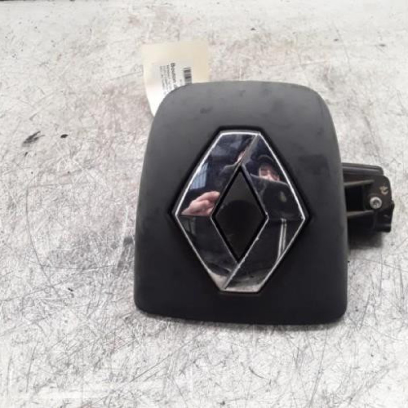 Bouton de coffre RENAULT CLIO 2 CAMPUS Bouton de coffre RENAULT CLIO 2 CAMPUS