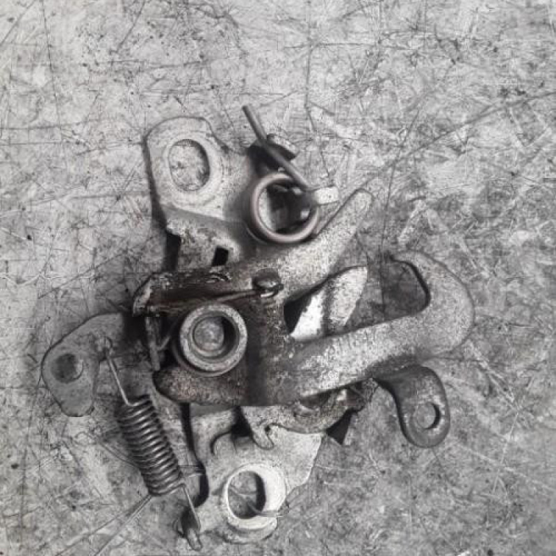 Serrure de capot CITROEN C4 CACTUS Serrure de capot CITROEN C4 CACTUS