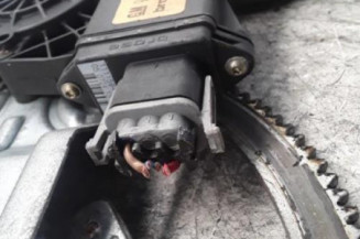 Leve vitre electrique avant gauche OPEL CORSA B Photo n°3