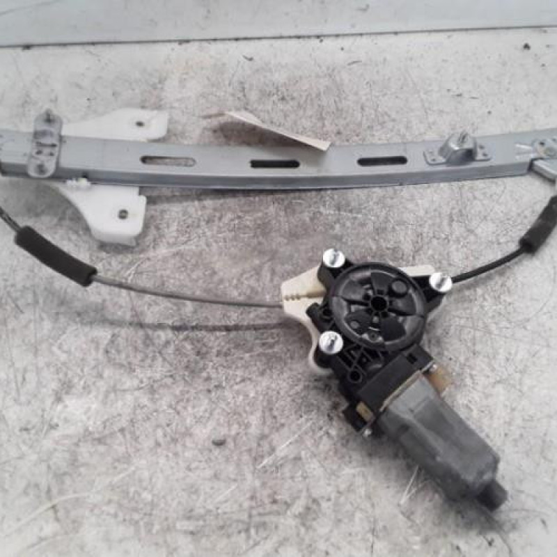 Leve vitre electrique arriere gauche HYUNDAI I 20 2