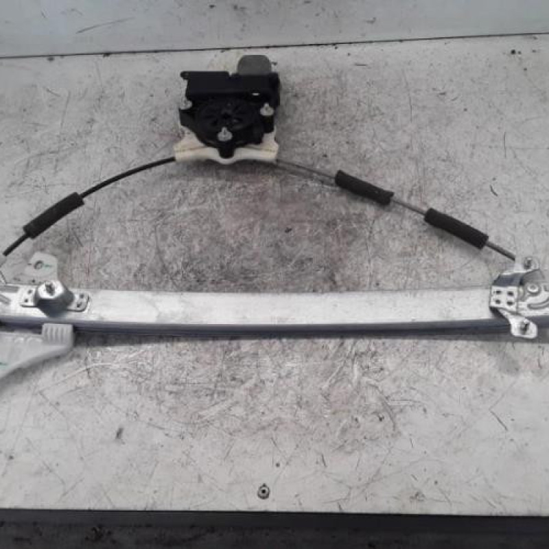 Leve vitre electrique avant gauche HYUNDAI I 20 2