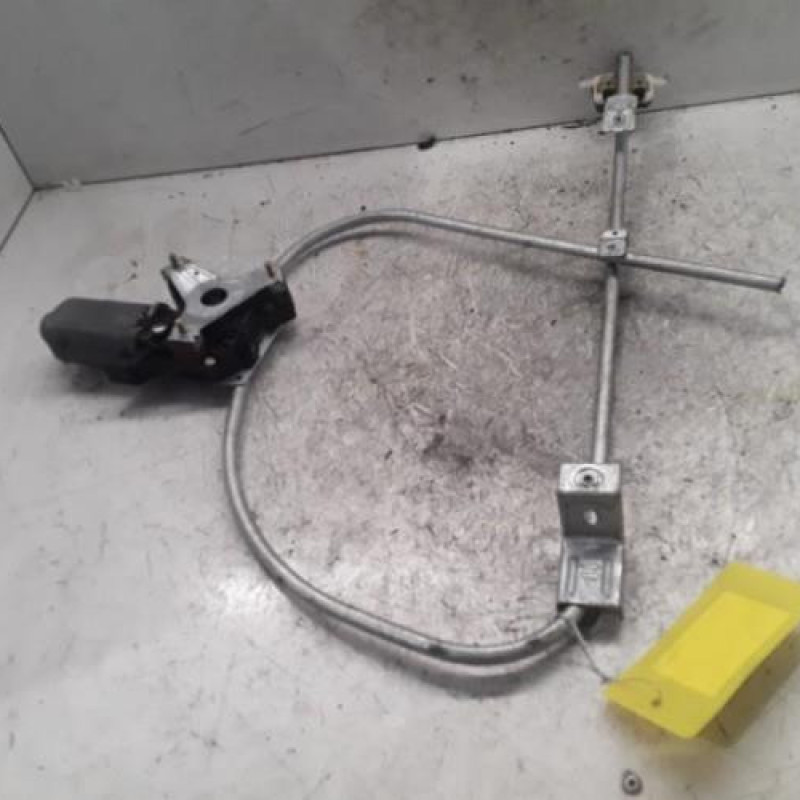 Leve vitre electrique avant droit RENAULT CLIO 1