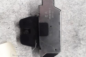 Serrure de coffre PEUGEOT 2008 1