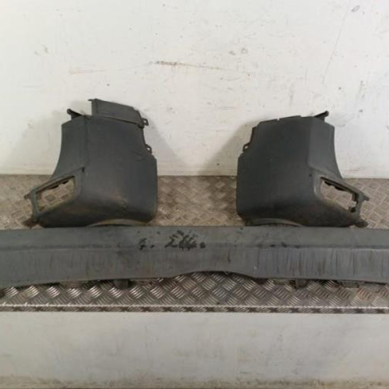 Pare choc arriere VOLKSWAGEN CRAFTER 1
