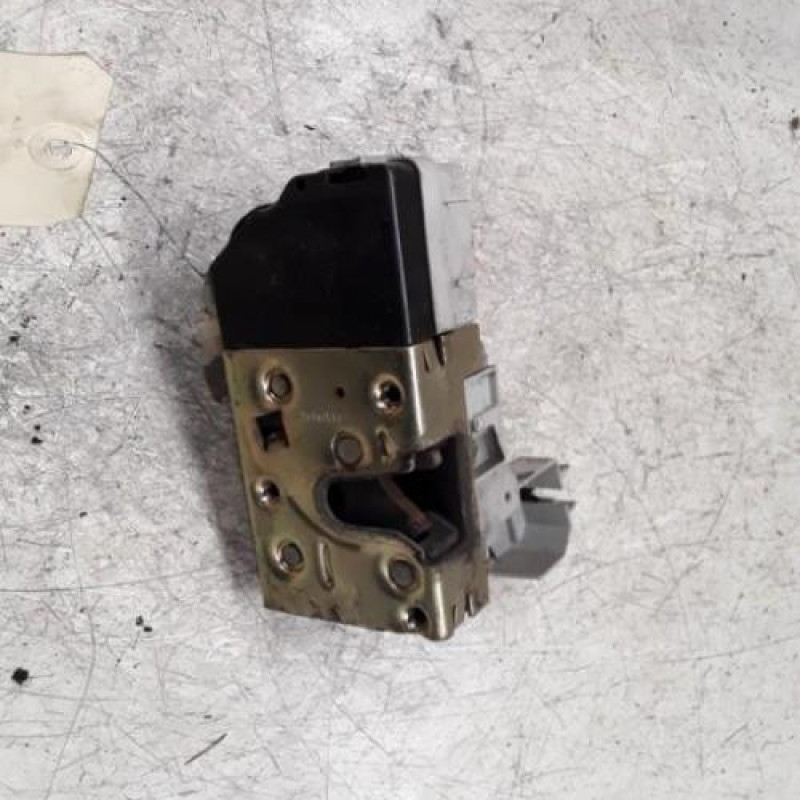 Serrure avant gauche PEUGEOT 307