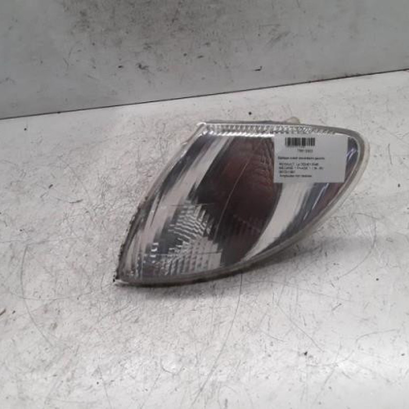 Optique avant secondaire gauche (feux)(clignotant) RENAULT MEGANE 1
