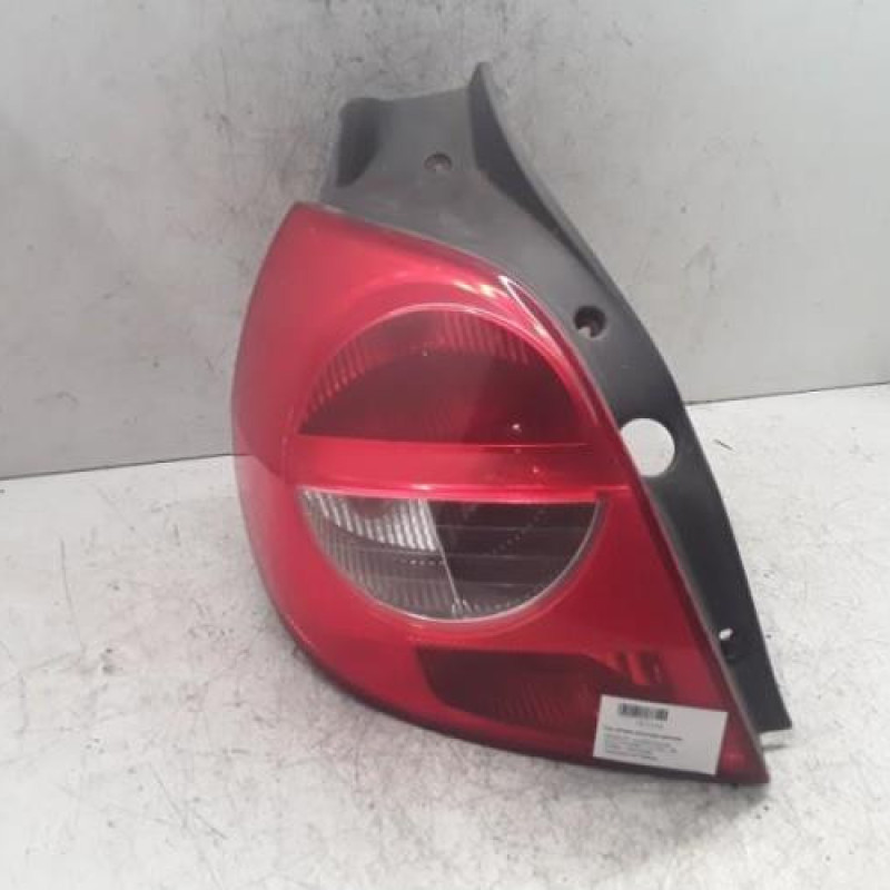 Feu arriere principal gauche (feux) RENAULT CLIO 3 Feu arriere principal gauche (feux) RENAULT CLIO 3