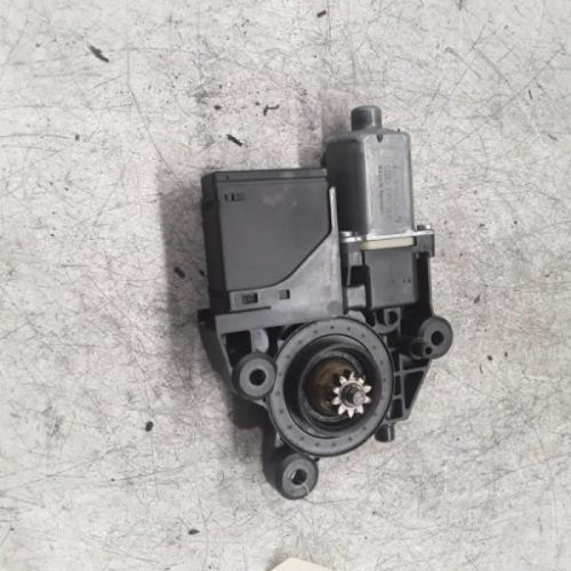 Moteur leve vitre avant droit RENAULT MEGANE 3